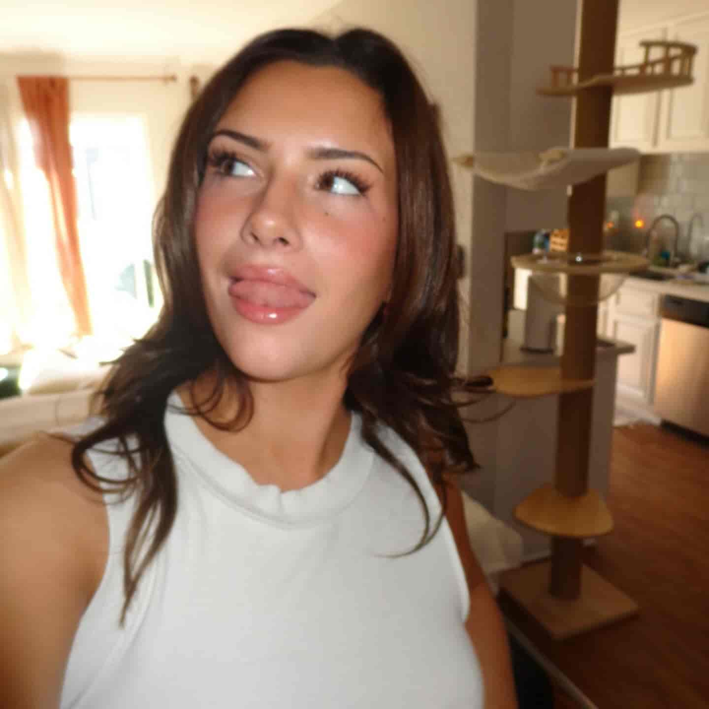 ava dank (5)
